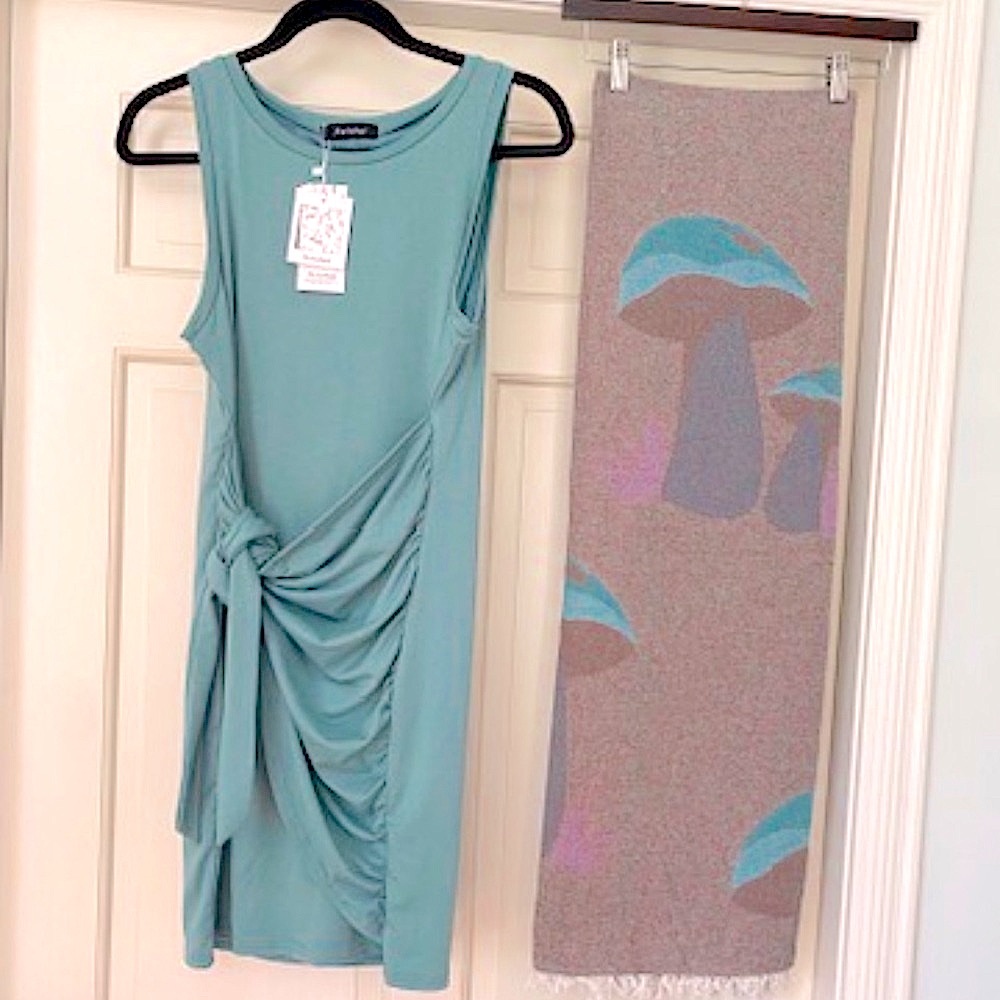 Jet Set Front Side Tie Dress Light Teal Green Medium + Teal Travel Blanket SET 2
